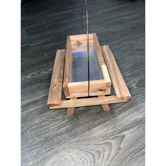 Wood/cedar picnic Table Hanging bird feeder - Picture 3 of 8